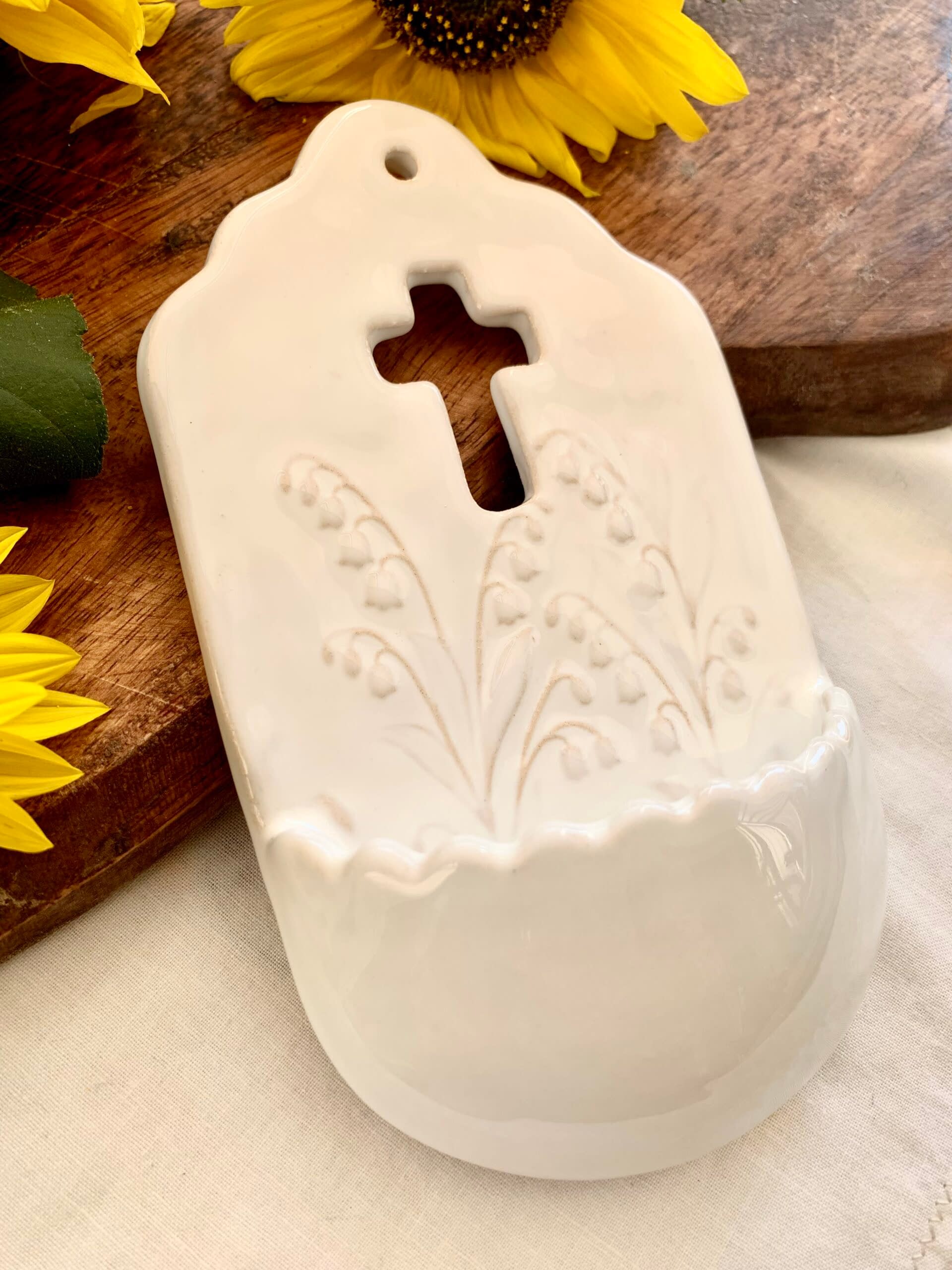 Kropielnica ceramiczna w konwalie